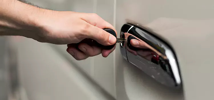 Why Choose Our Auto Locksmith Team in Queens, NY?